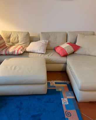 Divano tre posti 260cm largh. pelle e zero usura