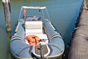 Gommone marca Marlin, modello 530, con carrello.