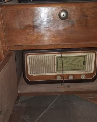 radio e giradischi vintage anni 40 e 50