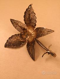 Spilla da giacca fatta a mano in argento filigrana