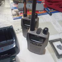due radioline portatili 