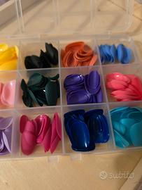 Set unghie finte con vari accessori 