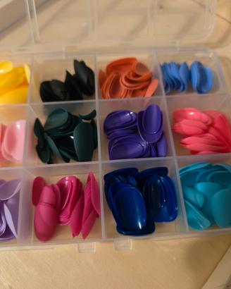 Set unghie finte con vari accessori 