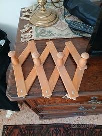 attaccapanni di legno