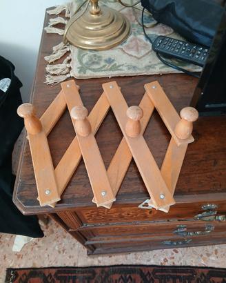 attaccapanni di legno