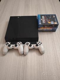 PS4 500GB + 2 Controller Bianchi + 6 Giochi