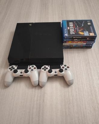 PS4 500GB + 2 Controller Bianchi + 6 Giochi