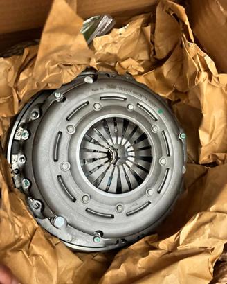KIT FRIZIONE PEUGEOT E CITROEN PER MOTORI 1.6 HDI