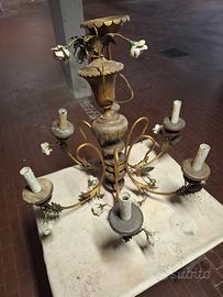 Lampadario vintage a 5 luci con rose in porcellana
