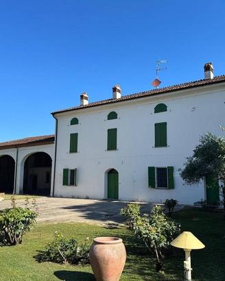 Villa di 1764 m² con più di 5 locali e box auto do