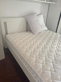 Letto Ikea e materasso usato pochissimo