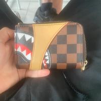 Portafoglio sprayground