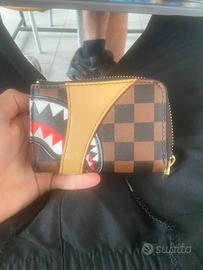 Portafoglio sprayground