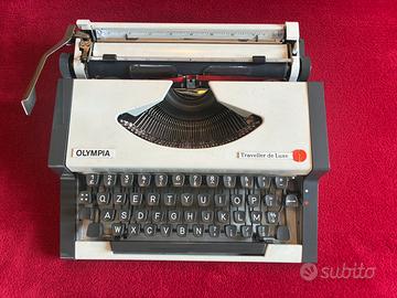 Macchina da scrivere OLYMPIA