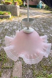 Lampadario vintage rosa in vetro ondulato