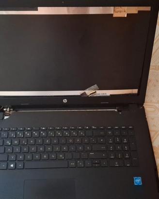 Notebook HP17", senza schermo.