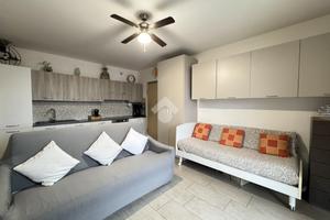 MONOLOCALE A CAMBIAGO