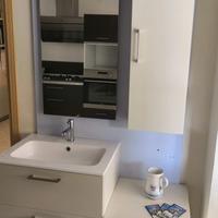 Mobile Bagno con Lavello e Specchiera