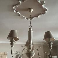Lampadario shabby chic color panna con paralumi in