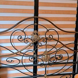Letto in stile ferro battuto ed ottone