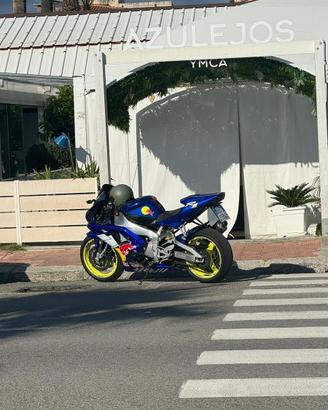 Yamaha r1