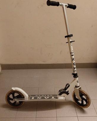 Monopattino in alluminio L 128 cm pieghevole