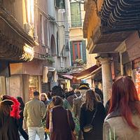 Cedessi Attività a Venezia - Ruga Rialto