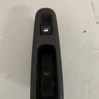 Pulsantiera anteriore destra peugeot 308 sw 980073