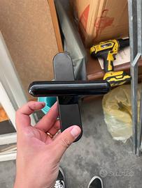 Maniglie colore nero olivari per porte e finestre