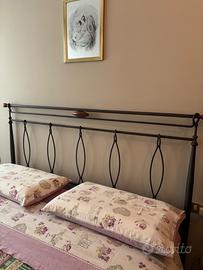 Letto ferro battuto argento scuro