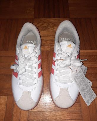 SCARPE ADIDAS 37 1/3  NUOVE