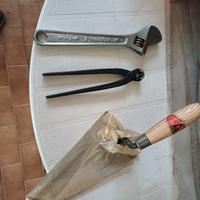 Cazzuola pinza chiave inglese