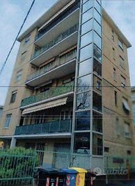 Immobile in asta di 157 m² con 5 locali e box auto