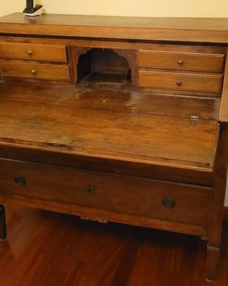 Scrittoio vintage con ribaltina in legno