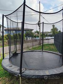 trampolino jumping