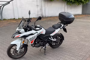 Benelli TRK 251 - 2022 - 15.500km