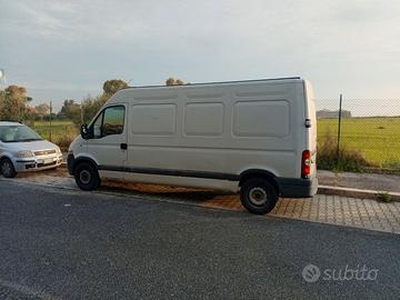 Furgone Nissan