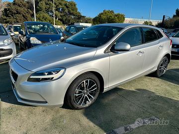 Volvo V40 D2
