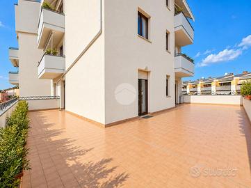 4 LOCALI A ROSETO DEGLI ABRUZZI