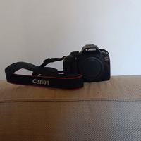 Canon EOS2000D
