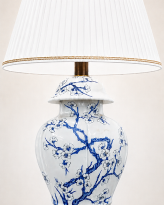 RAFFINATA  LAMPADA IN  PORCELLANA  BIANCA E BLU