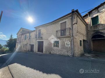 CASA SEMINDIPENDENTE A SAN CIPRIANO PICENTINO