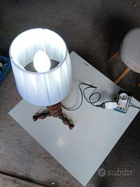 lampada da tavolo in legno 