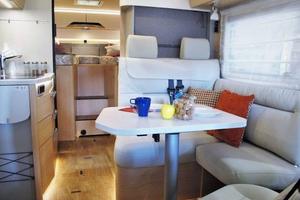 Sedili e rivestimenti dinette Hymer bmc 580
