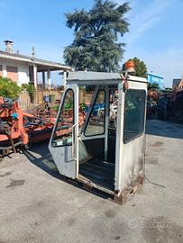cabina per escavatore o carica letame