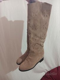 Stivali scamosciati in pelle n35