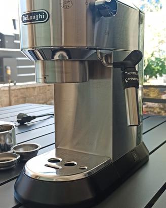 Macchina da caffè De Longhi Dedica 