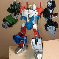 Transformers Combiner Wars Sky Reign