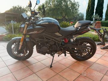 QJ MOTOR SRK 900