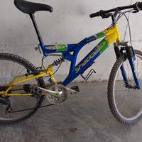 Bicicletta trekking 26" doppia ammortizzazione